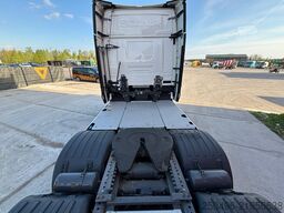 Scania S 660 6x2 RETARDER / DOUBLE BOGIE
