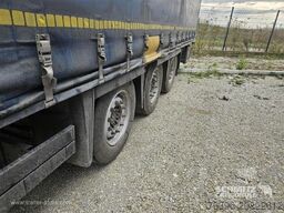 Schmitz Cargobull Semitrailer Curtainsider Mega