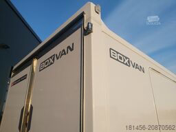 Brian James Trailers schöner Box Van Flügeltürer