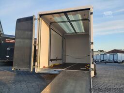 Brian James Trailers schöner Box Van Flügeltürer