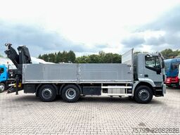 IVECO Pritsche + HIAB HIDUO 228 Kran