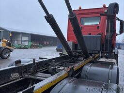 Mercedes-Benz Arocs 3240