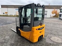 Jungheinrich EFG 215 / Triplex 4.25m / 1.851h / Batterie 2023