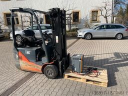 TOYOTA Elektrostapler Frontstapler Traigo48 15 Triplex