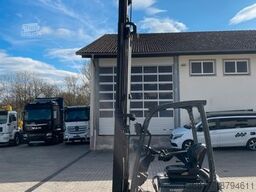 TOYOTA Elektrostapler Frontstapler Traigo48 15 Triplex