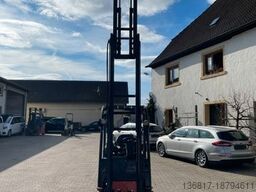 TOYOTA Elektrostapler Frontstapler Traigo48 15 Triplex