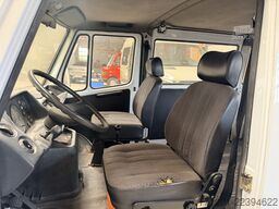 MERCEDES-BENZ 207 D T1 Bremer 9-Sitzer1. Hand!