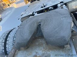 Volvo FH 520 tandem tractor w/ hydraulics, ADR rigged, E