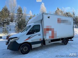Mercedes-Benz Sprinter 4x2 Box Truck with lift and side door