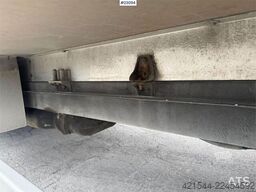 Mercedes-Benz Sprinter 4x2 box truck.