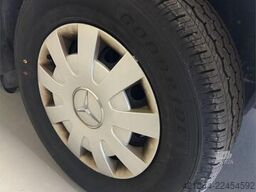 Mercedes-Benz Sprinter 4x2 box truck.
