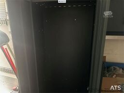 Mercedes-Benz Atego box truck w/ insulated cabinet and interior