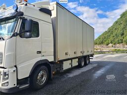 Volvo FH16 540 w/ 2004 Ekeri cabinet trailer