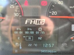 Volvo FH16 540 w/ 2004 Ekeri cabinet trailer