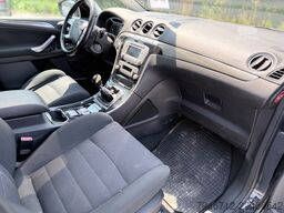 FORD Galaxy Titanium 103 kW 7 Sitzer *2010*