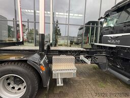 Iveco X-WAY 570 6x4 BL Kurzholz-LKW Kran nach Wahl