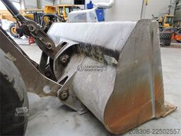 VOLVO L180E