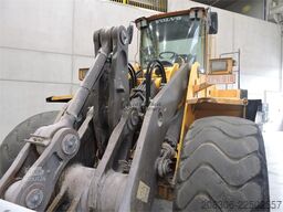 VOLVO L180E