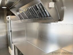 ESSELMANN Delistar Foodtruck 5000 ähn. Airstream