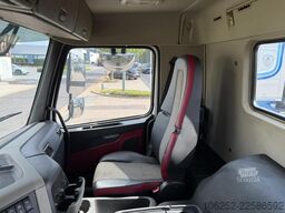 Volvo FM 420 8x2 HOOKLIFT + CRANE PALFINGER PK19.001 ...