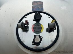 Magyar SRMAGD LEBENSMITTEL / 31.000L / 3 KAMMER / LEER...