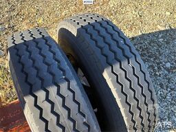 Terex Finlay Hydrascreen screener with feed hopper