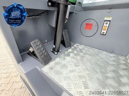 Combilift CB4000 GAS TRIPLEX 6800 POSITIONER CABIN