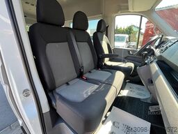VW CRAFTER 2.0 TDI 9 SITZER AUTOMATIK KLIMAAUTO PDC