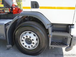 Renault C280 DTI 8 / FASSI crane 5.6T / range 8m