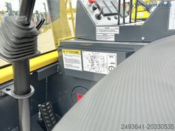 Combilift CB4000 TRIPLEX 5200 FREE-LIFT POSITIONER