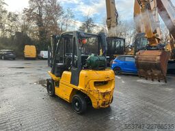 Nissan FG 25