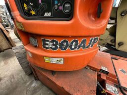 JLG E 300 AJP