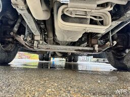 MAN TGX 26.480 6x2 hooklift truck with box – crane hyd