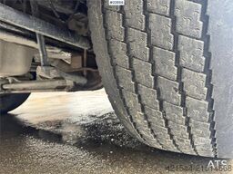 MAN TGX 26.480 6x2 hooklift truck with box – crane hyd