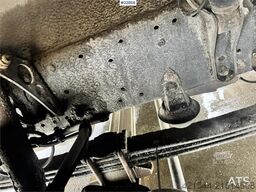 MAN TGX 26.480 6x2 hooklift truck with box – crane hyd