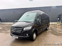 Mercedes-Benz Atlas Sprinter 519 CDI Minibus – 17 seats – 258,00