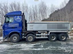 Mercedes-Benz Arocs 3263