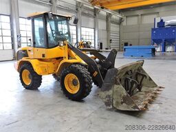 VOLVO L30G + Fork