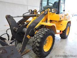 VOLVO L30G + Fork