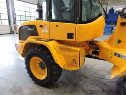 VOLVO L30G + Fork