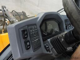 VOLVO L30G + Fork