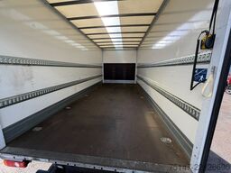 FUSO Canter 7C18 3-Sitzer Klima Koffer Ladebordwand