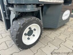 Combilift CB3000/LPG /2016 year/ Perfect condition