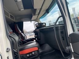VOLVO FH750 8x4 Effer 2055 8s-Jib6S Heavy Duty