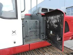 LIEBHERR R906
