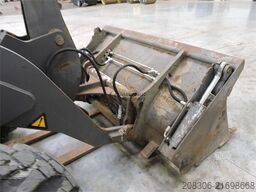 VOLVO L30B