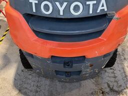 Toyota 40-8FD40N Forklift