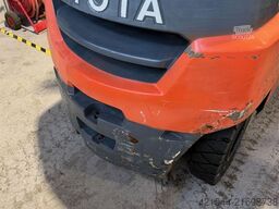 Toyota 40-8FD40N Forklift