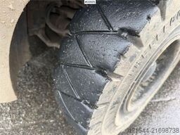 Toyota 40-8FD40N Forklift