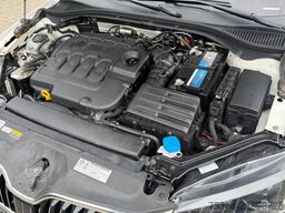 SKODA Superb 2.0 TDI SCR DSG Active Combi Panoramadach
